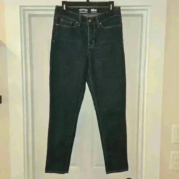 Signature Levi Strauss Totally Shaping Skinny Jeans Dark Demin Size 8 Regular - Picture 3 of 11